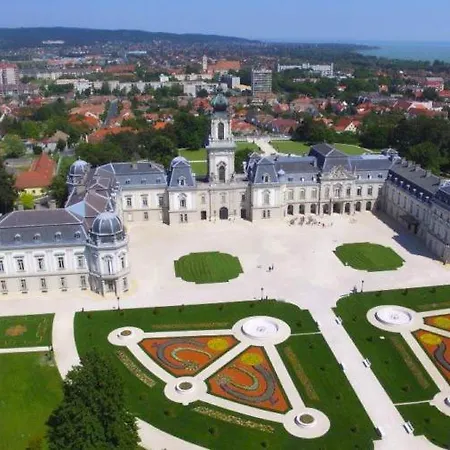 Napvirag Vendeghaz * Keszthely