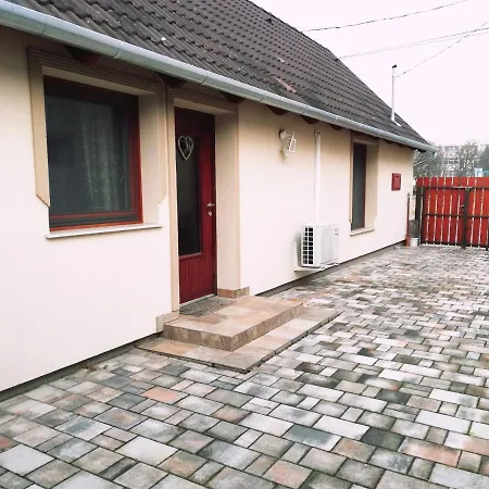 Napvirag Vendeghaz Holiday home *