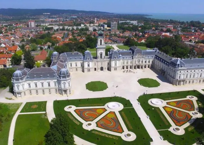 Napvirag Vendeghaz * Keszthely