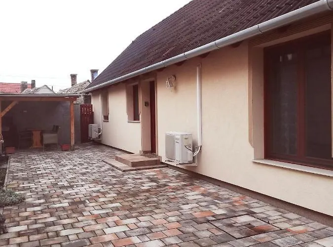 Napvirag Vendeghaz * Keszthely